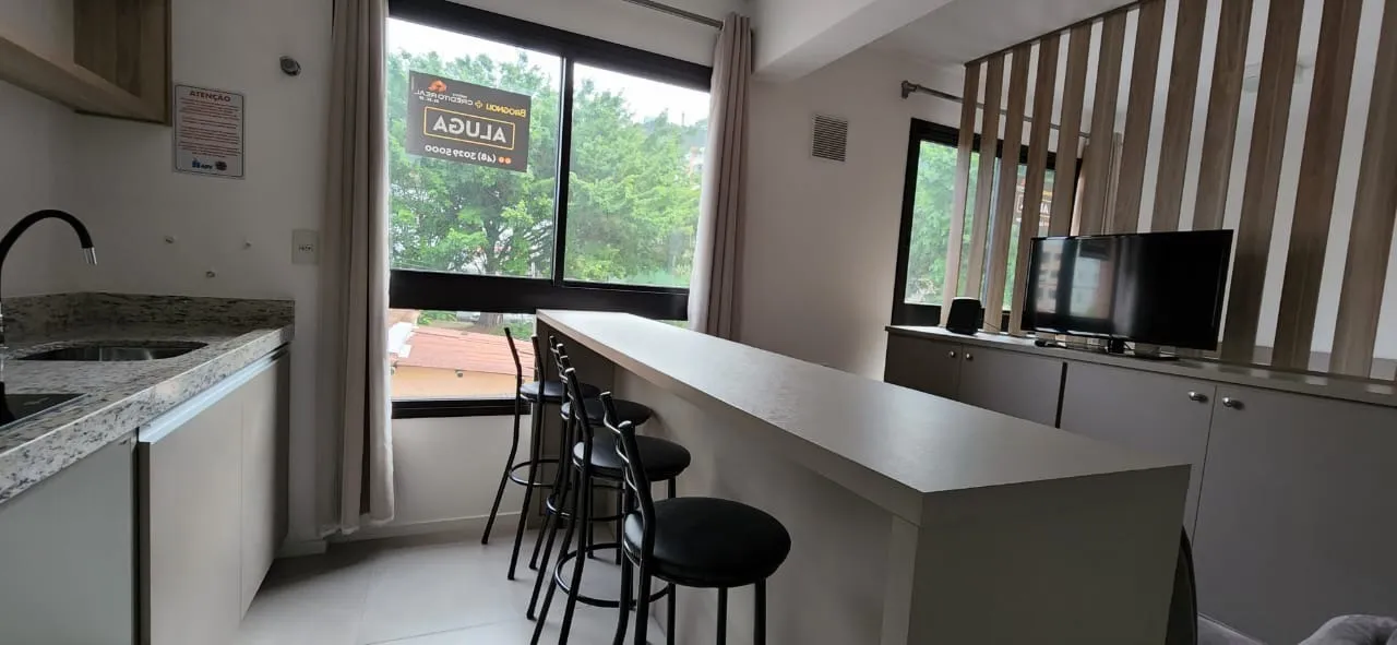 Estudio amueblado con cocina americana y aire acondicionado — photo 2