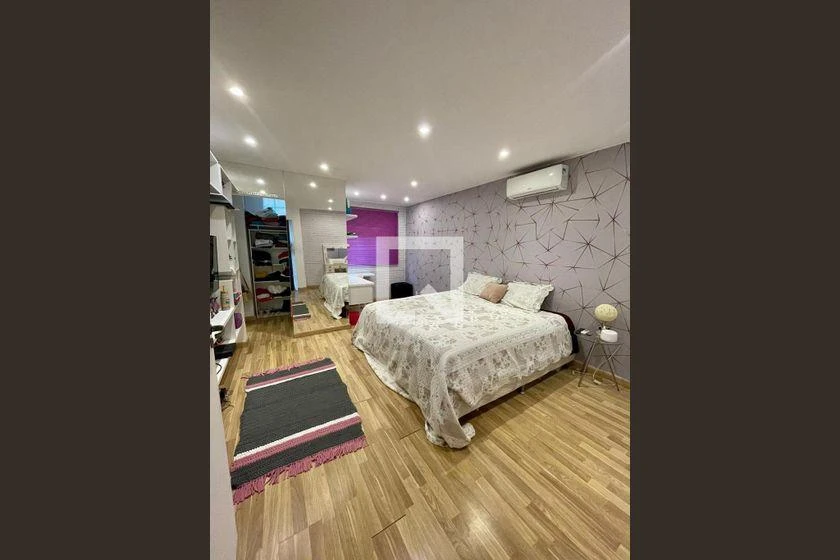 Furnished apartment, 492 m², with a glass-enclosed balcony — photo 9