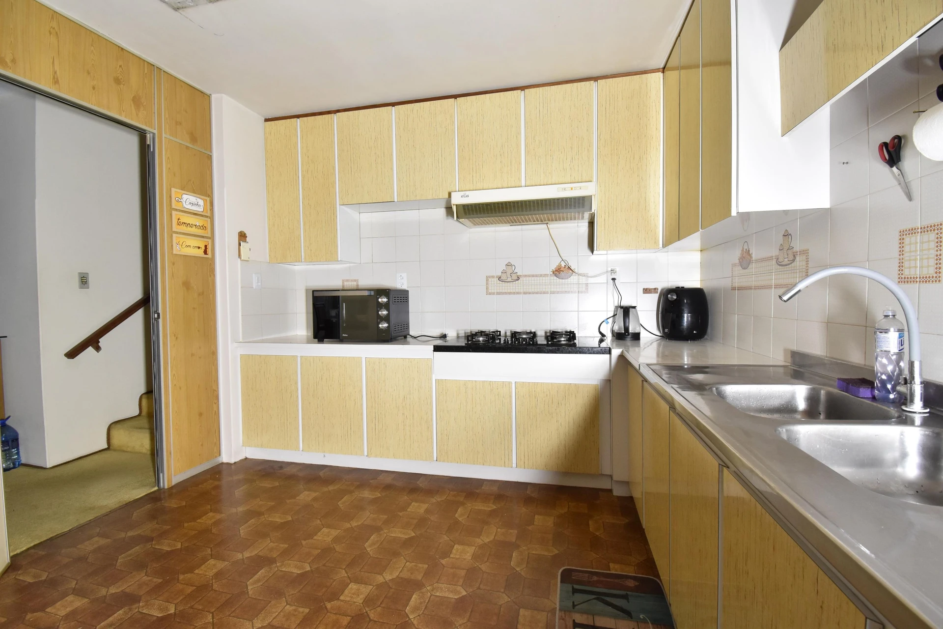6-bedroom house with a garden — photo 23