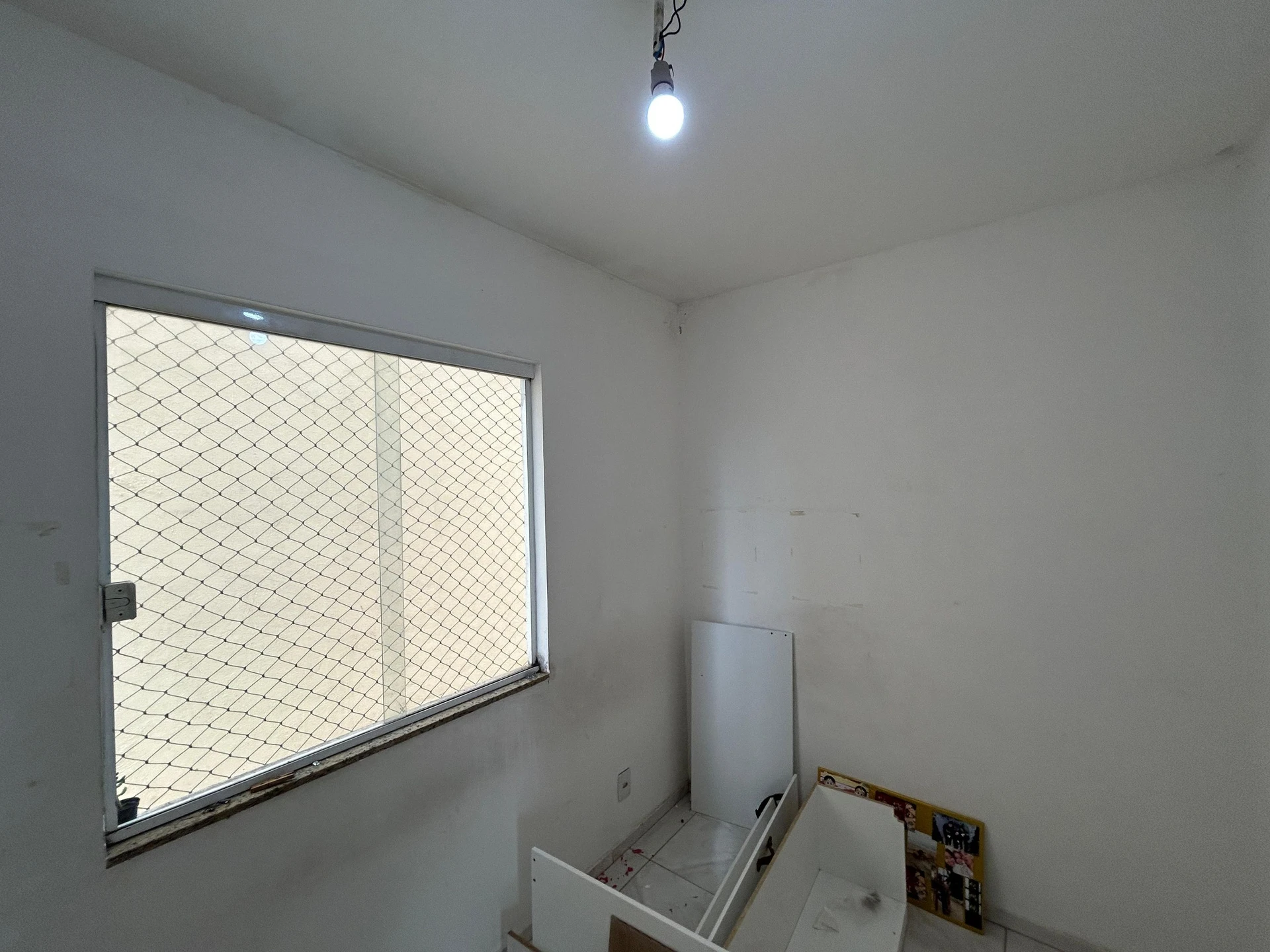 Balcony with a grill in a 3-bedroom apartment, 130 m² — photo 29