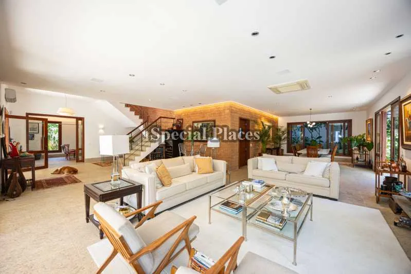 Furnished house with 6 bedrooms and 550 m² — photo 9