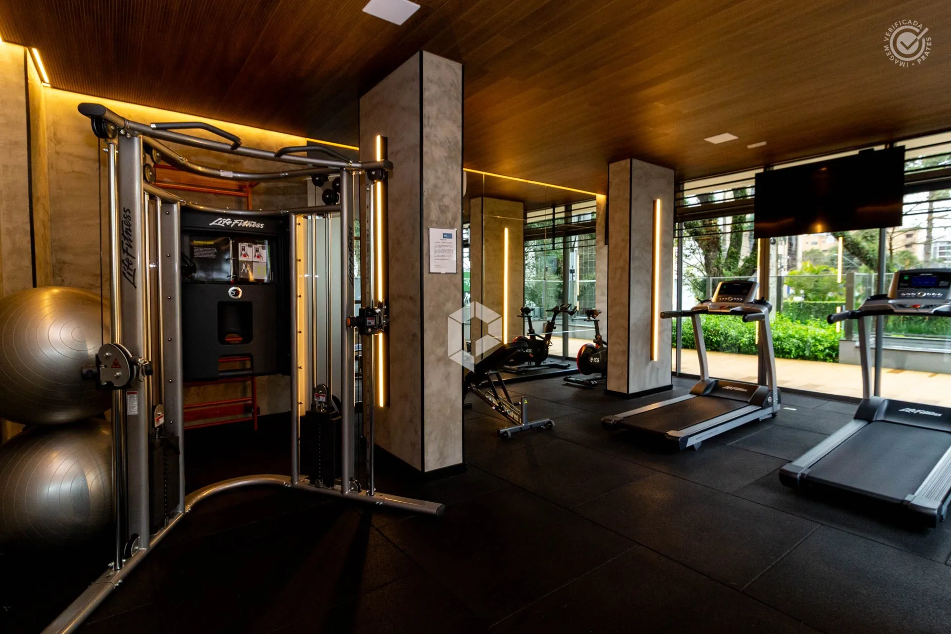 3-bedroom apartment with 3 en-suite bathrooms and 245 m² — photo 29
