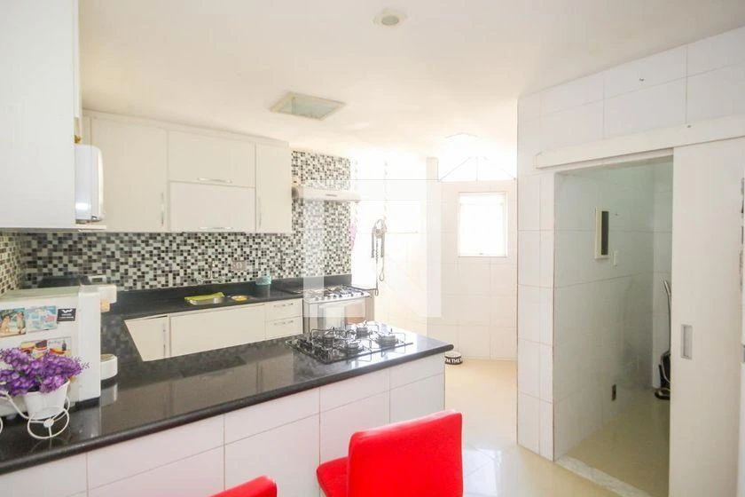 Furnished apartment, 230 m², with a walk-in closet — photo 13