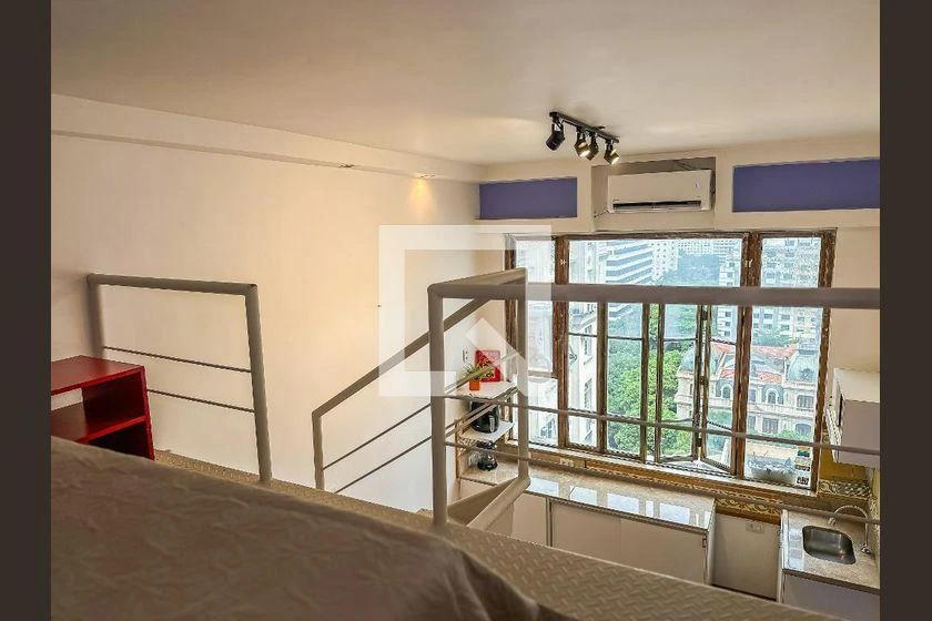 Furnished studio, 30 m², with floor-to-ceiling windows — photo 5