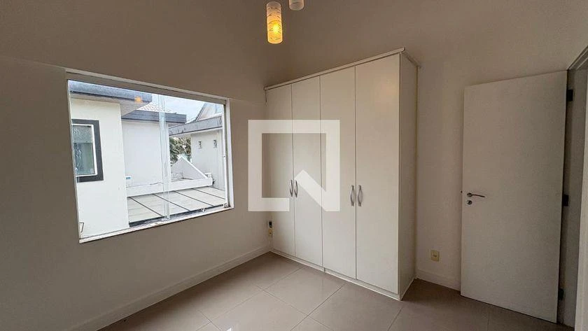 4-bedroom house with a washing machine — photo 31