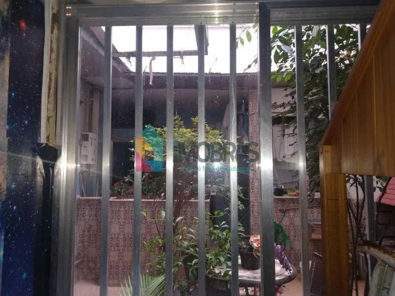 Furnished 3-bedroom apartment with a balcony — photo 23