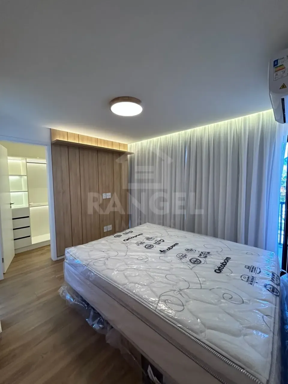House with 3 bedrooms, 5 bathrooms, and 2 parking spaces — photo 20
