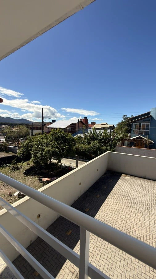 One-bedroom house with a washing machine — photo 11