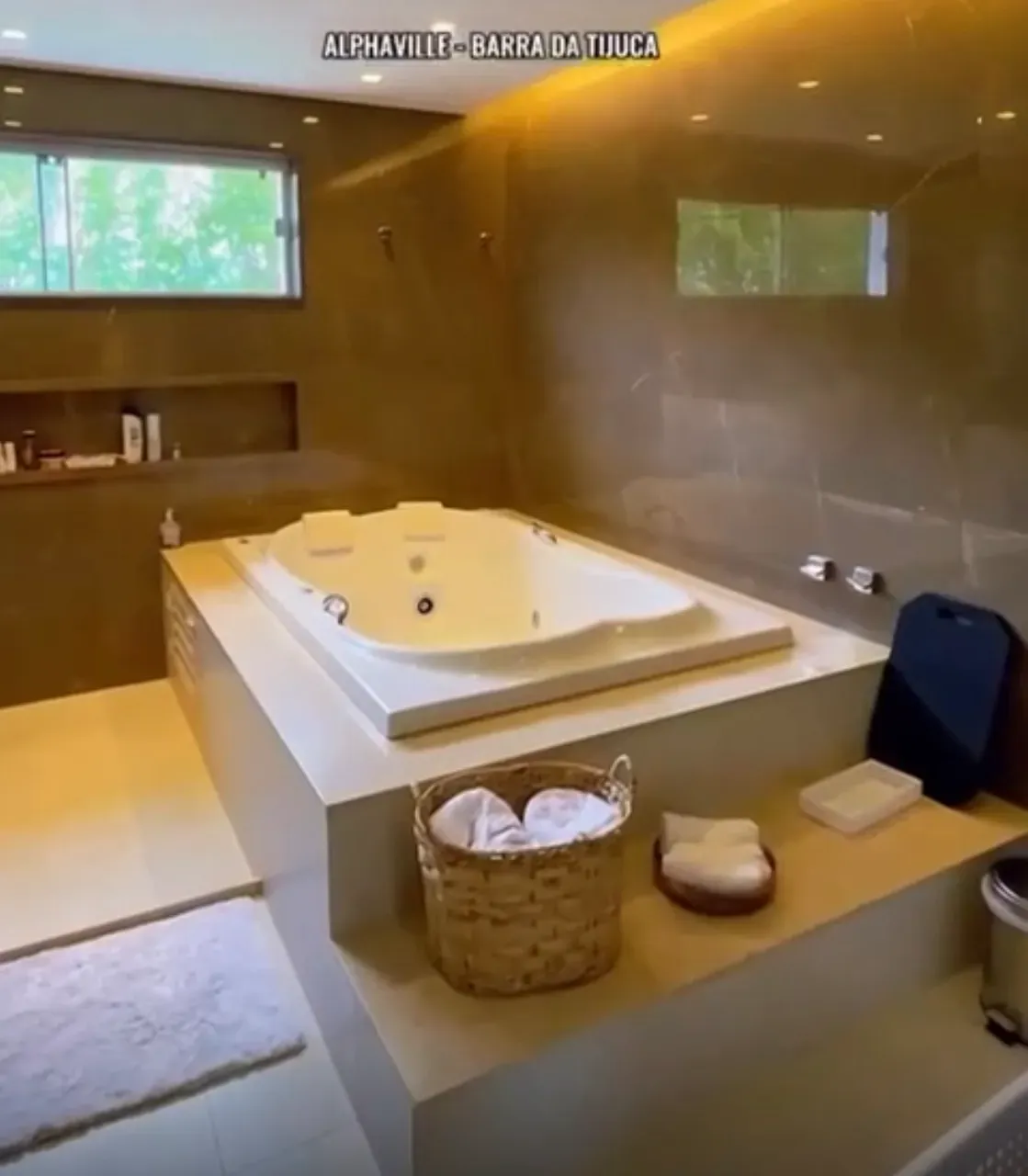 Furnished house with 4 bedrooms and open-plan kitchen — photo 17