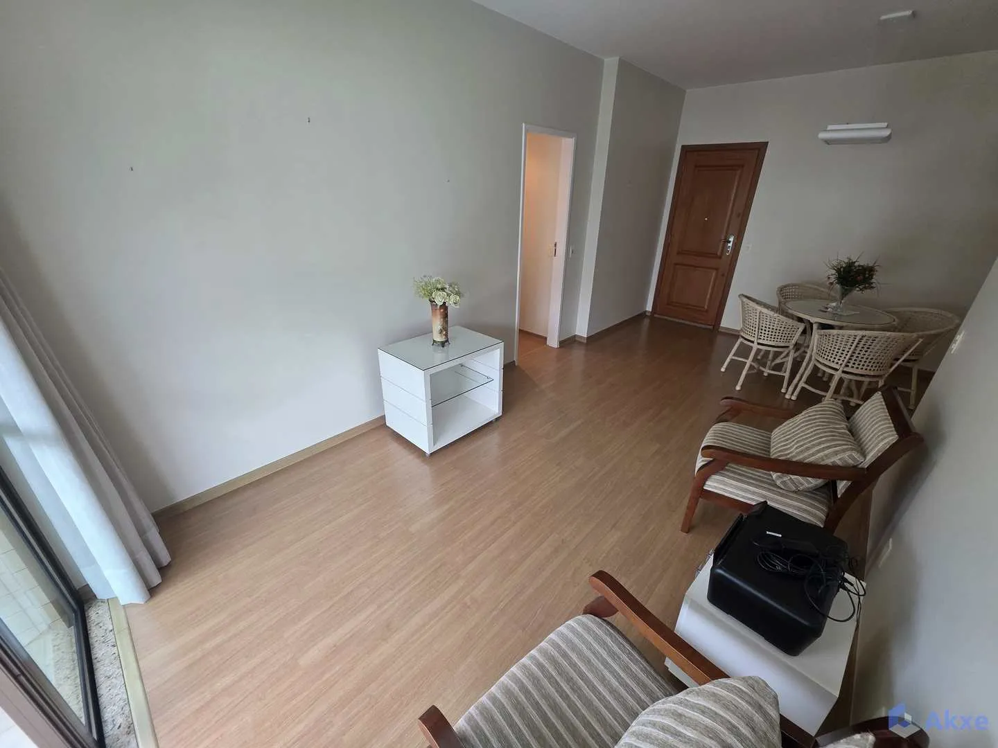 2-bedroom apartment with an enclosed glass balcony — photo 8