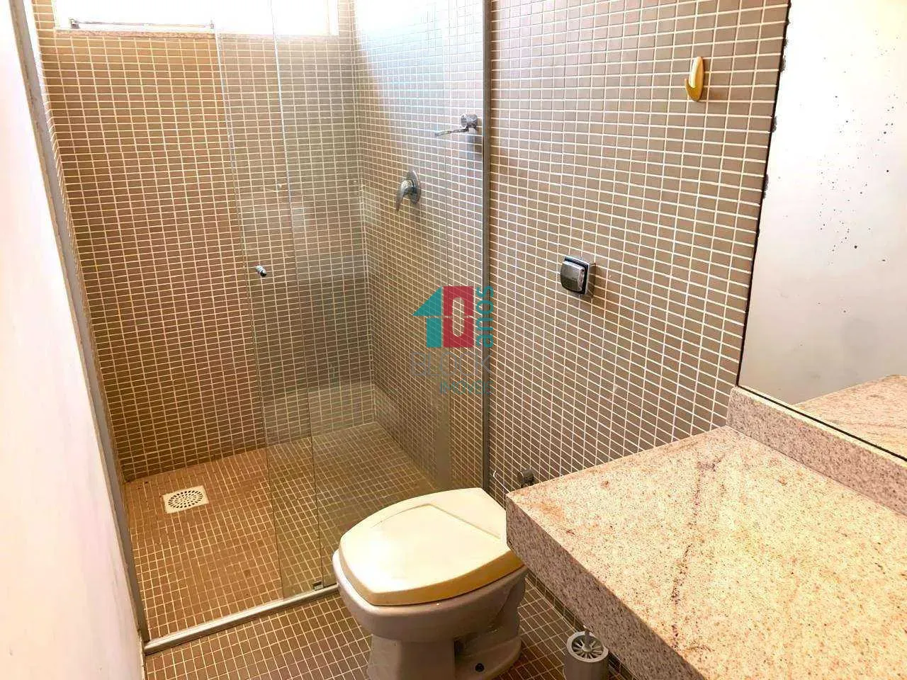 Квартира 284 м² с застеклённым балконом и стиральной машиной — photo 32