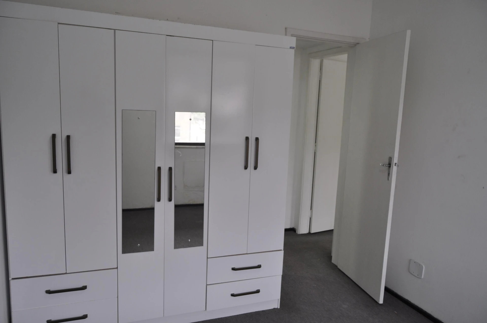 Квартира з 3 спальнями та балконом — photo 3