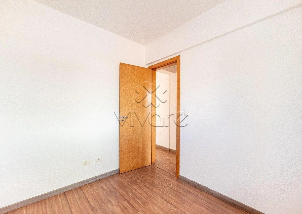 Apartment, 52 m², with wood or laminate floors — photo 5