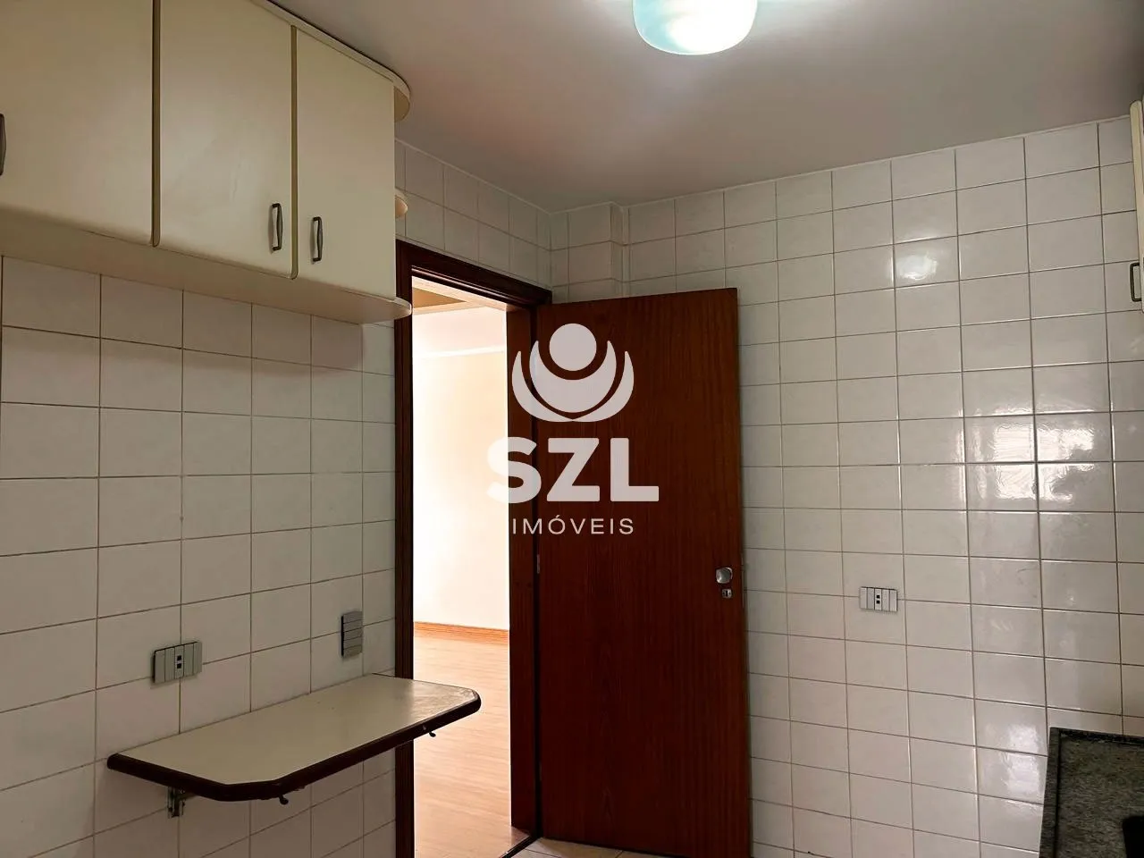 Apartamento com piso de madeira ou laminado, Cabral — photo 2