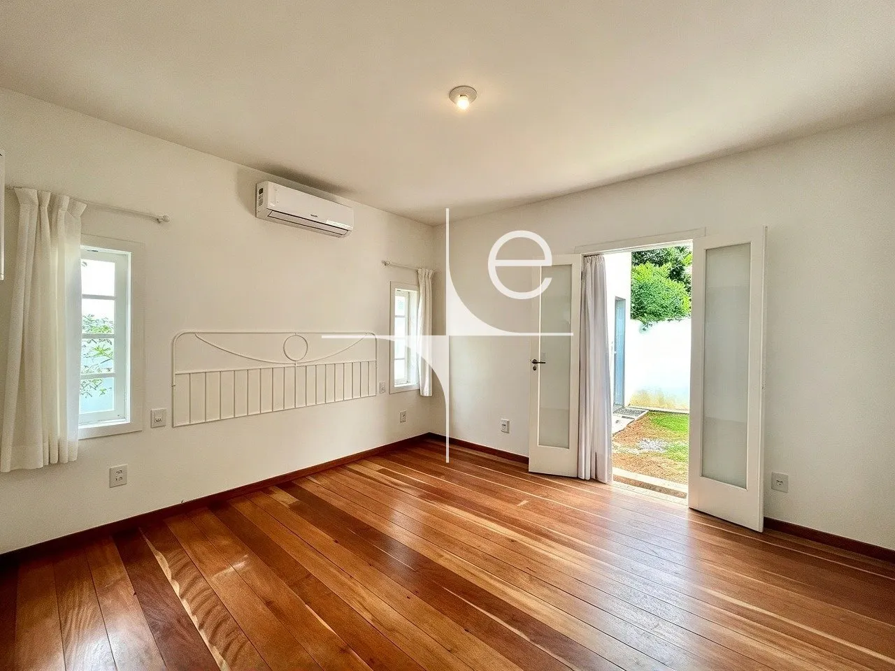 Water view in a 3-bedroom house, 220 m² — photo 17