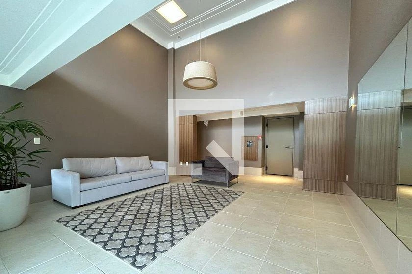 2-bedroom apartment in a building with a gym — photo 3