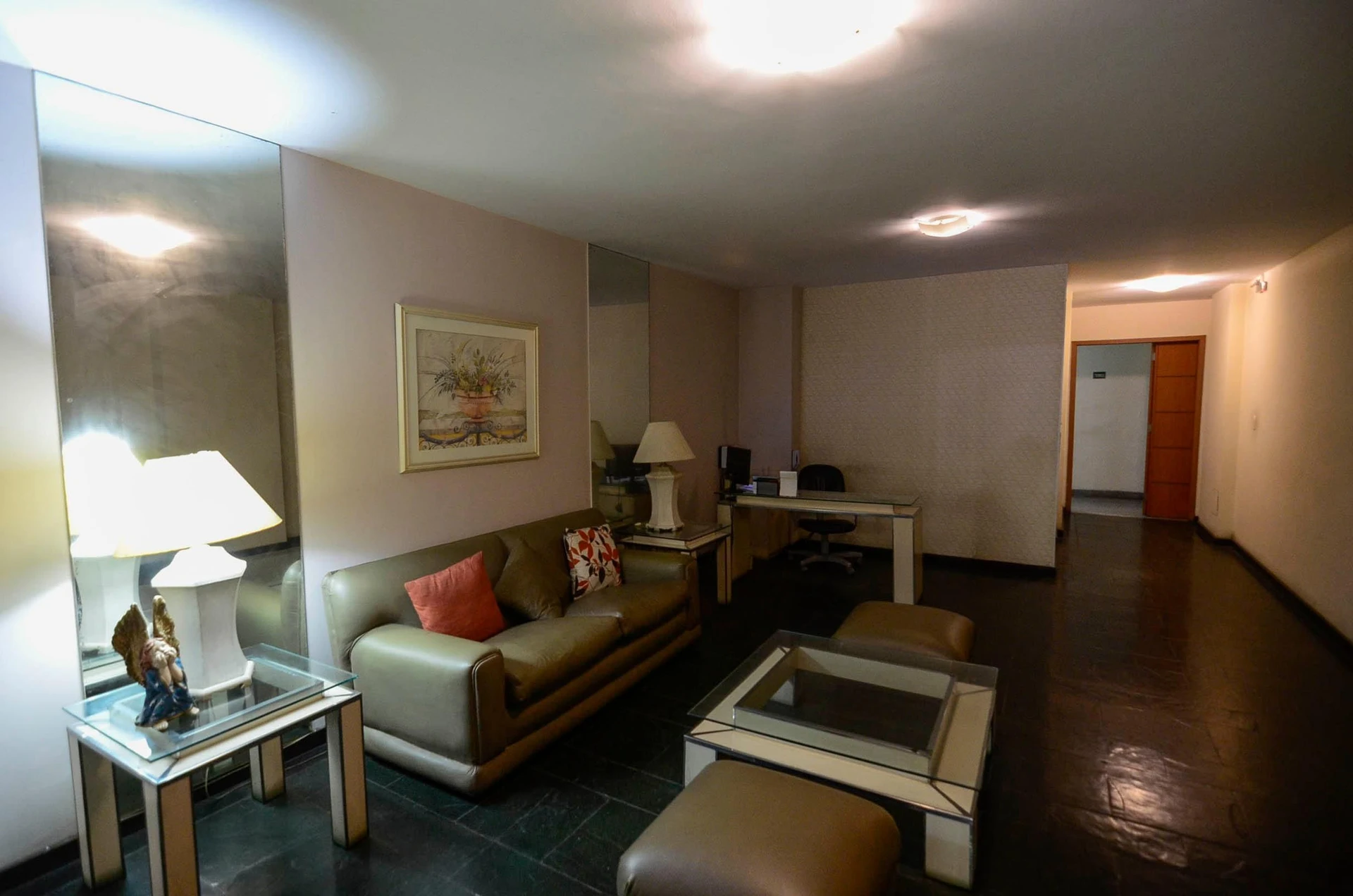 Apartamento para alugar com 4 quartos, 1 suíte e varanda — photo 8