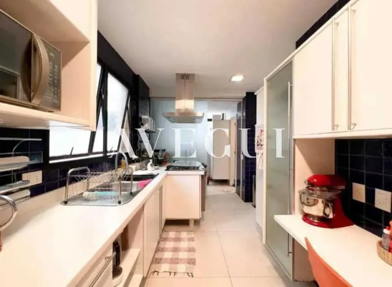 193 m² apartment with 3 suites and 3 parking spaces — photo 25