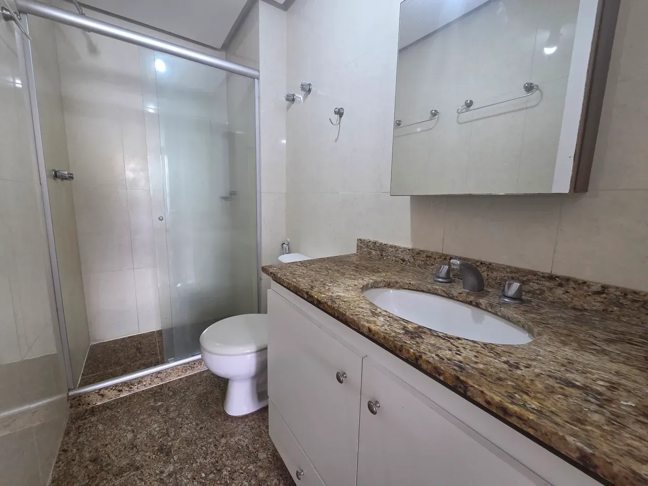 5-bedroom apartment in a building with a sauna — photo 35