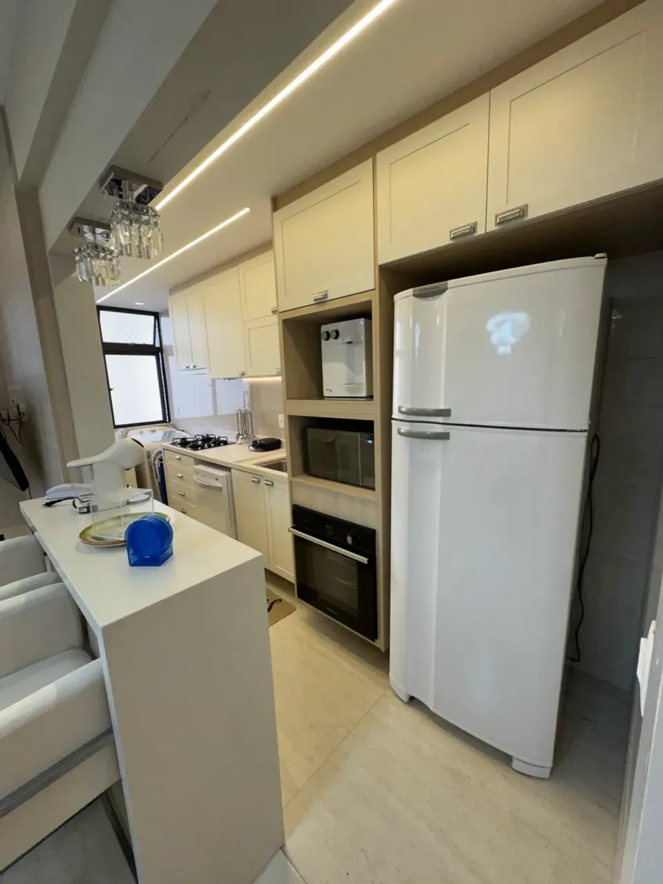 Furnished 2-bedroom apartment with open-plan kitchen — photo 7