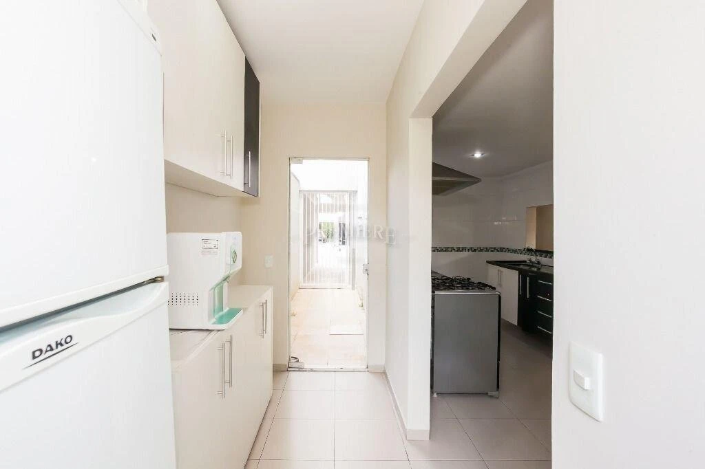 4-bedroom house with a walk-in closet in Curitiba — photo 43
