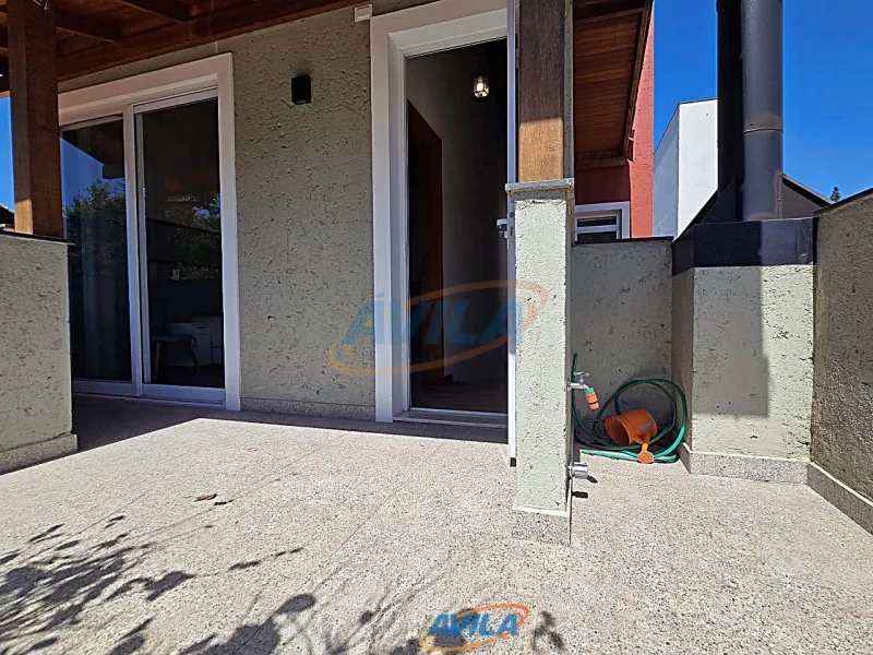 Casa mobiliada com 4 quartos e cozinha em conceito aberto — photo 33