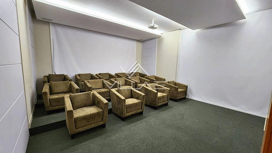 2-bedroom apartment in a building with an indoor pool — photo 28