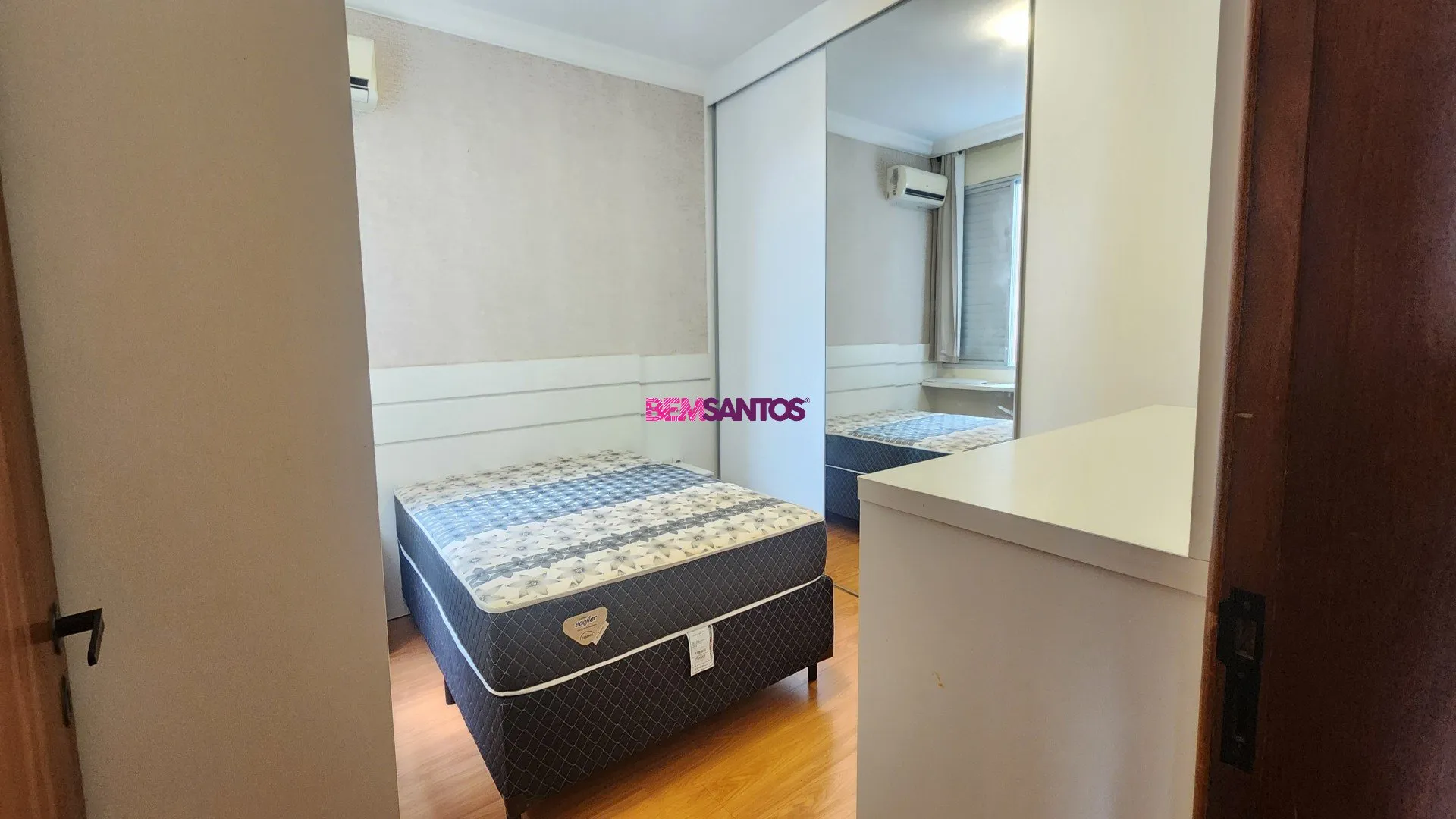 Furnished 4-bedroom apartment with a balcony — photo 6