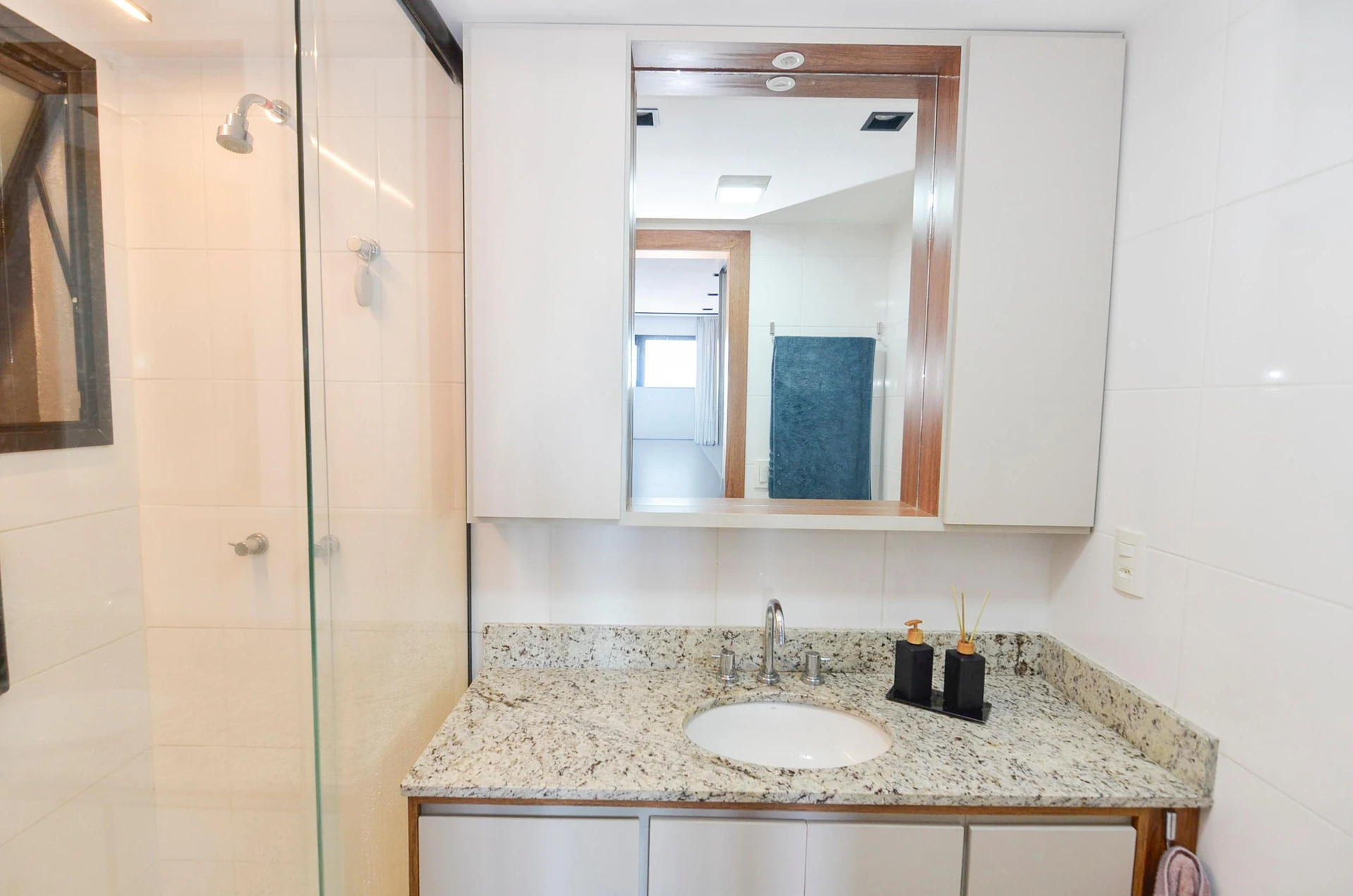 Furnished 3-bedroom apartment with balcony and BBQ grill — photo 44