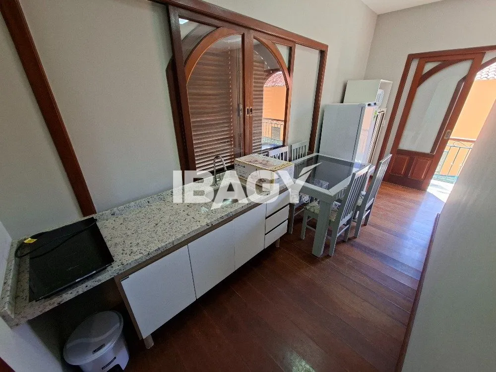Furnished 2-bedroom apartment with a glass-enclosed balcony
