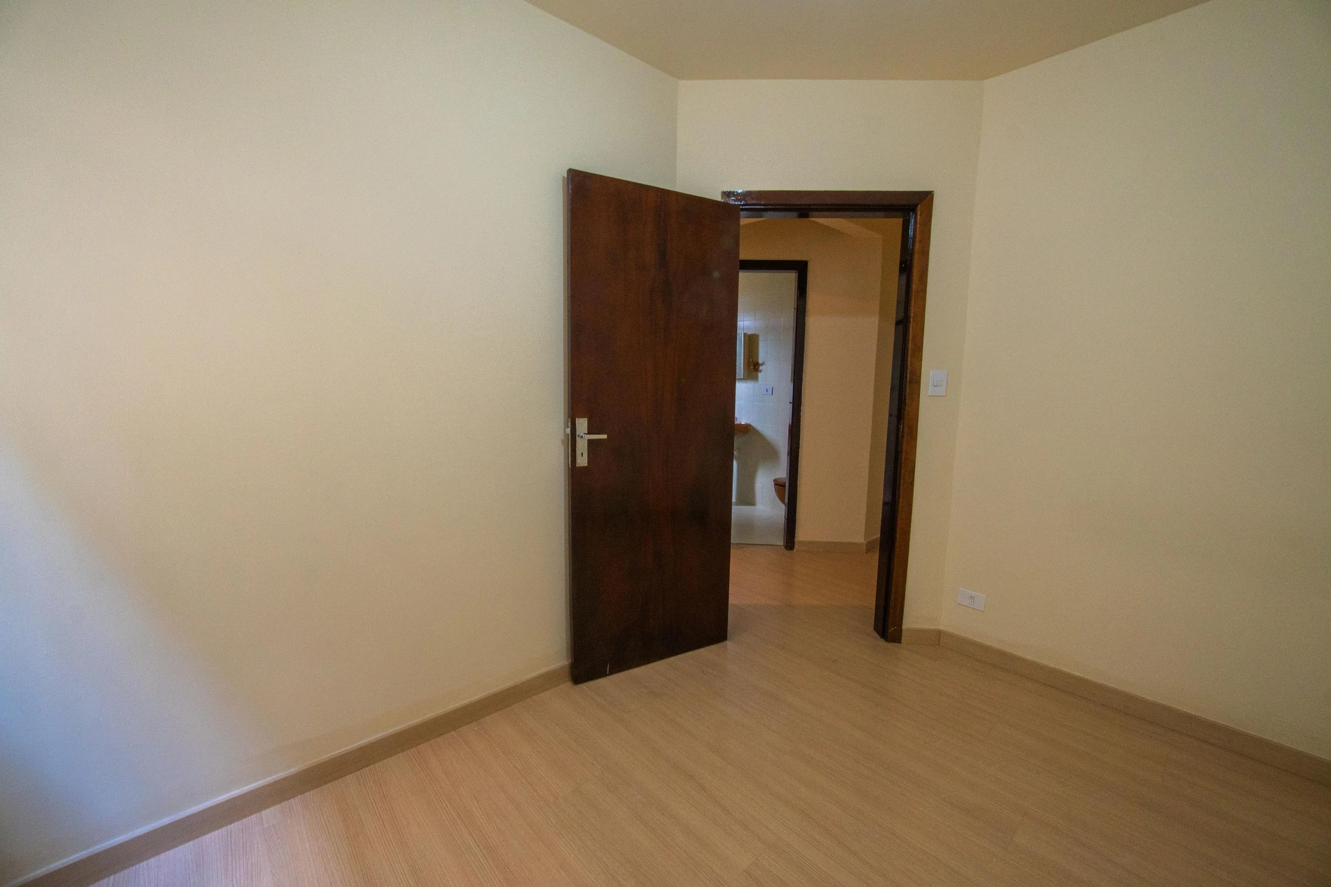 2-bedroom apartment with wood or laminate floors — photo 30