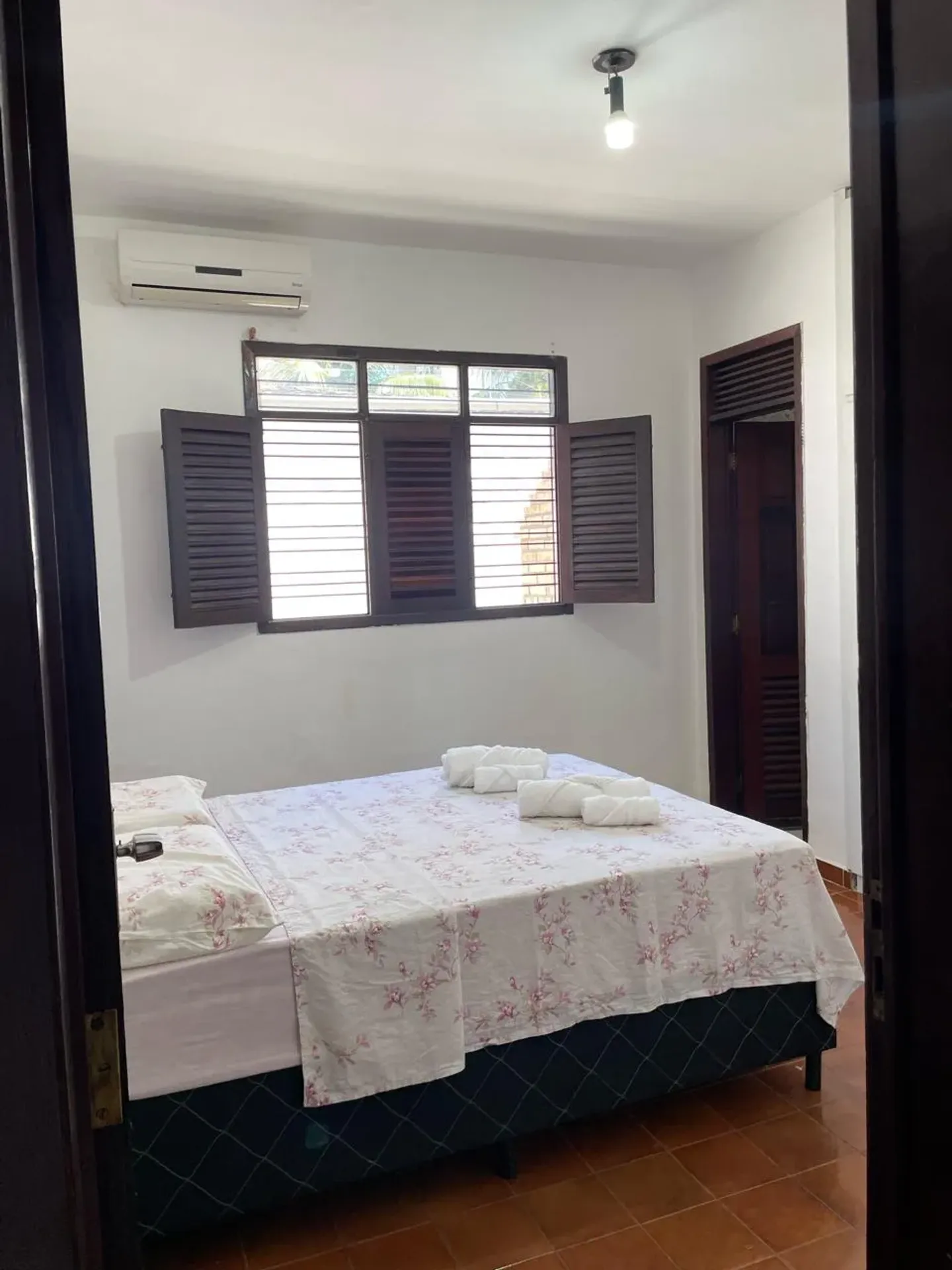 Casa para alquiler con 4 dormitorios y 360 m²