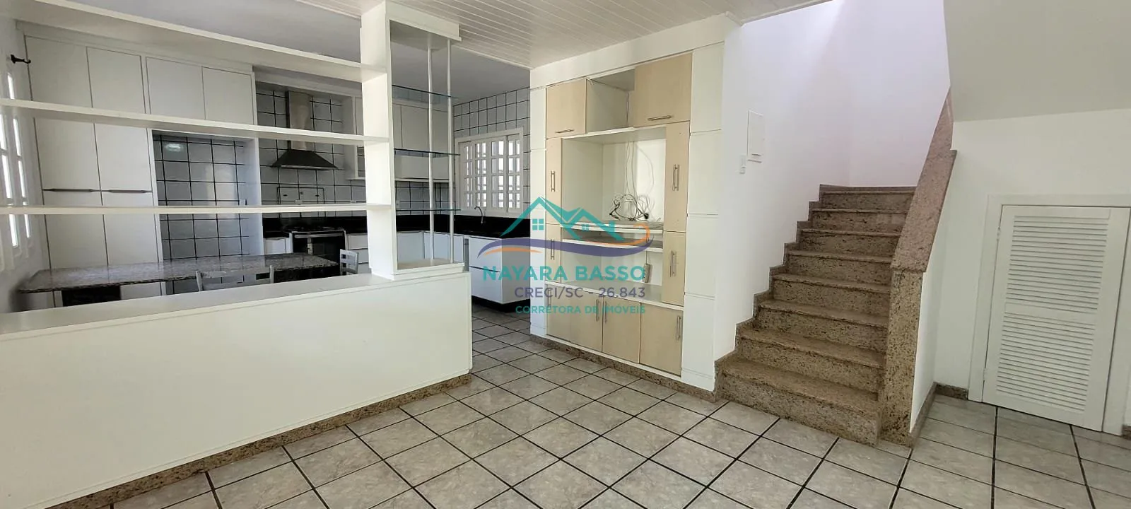 4-bedroom house with a connected open-plan kitchen — photo 3