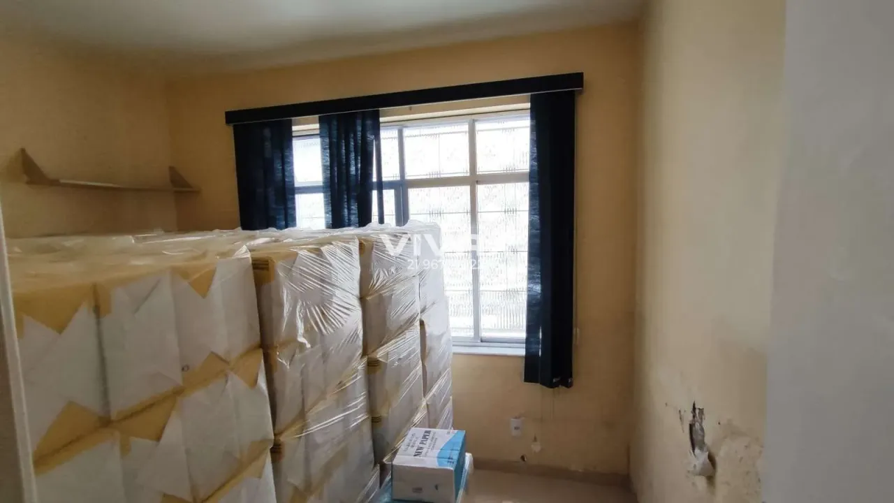 House with 5 bedrooms and 5 bathrooms needs renovation — photo 3