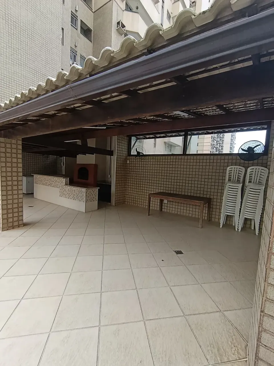 Unfurnished 2-bedroom apartment with a balcony — photo 17