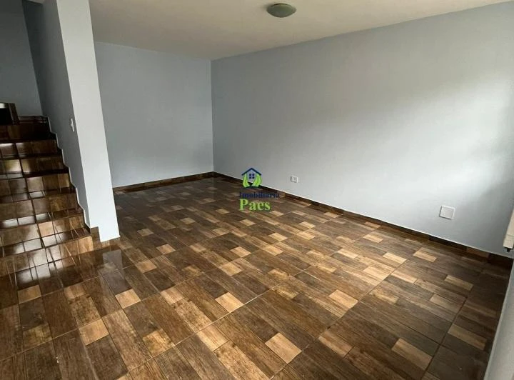 House 171 m² with 3 bedrooms and covered parking for 2