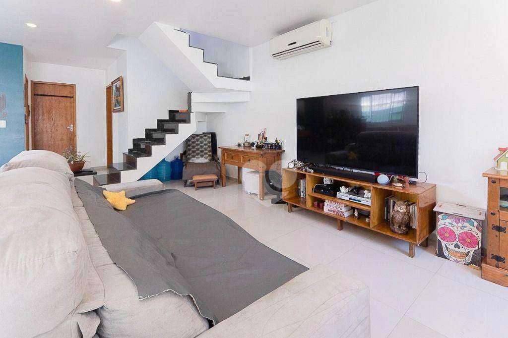 Furnished triplex house with 4 bedrooms and 370 m² — photo 12