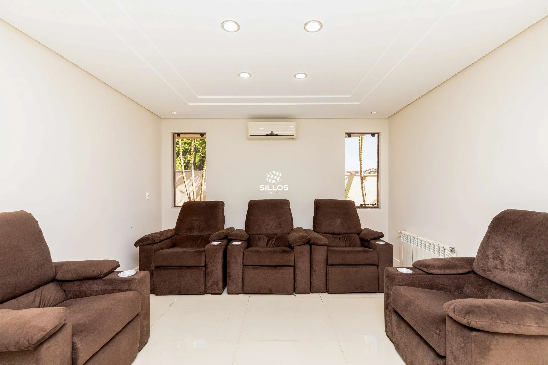 House with 4 bedrooms, 8 parking spaces in a condo — photo 6