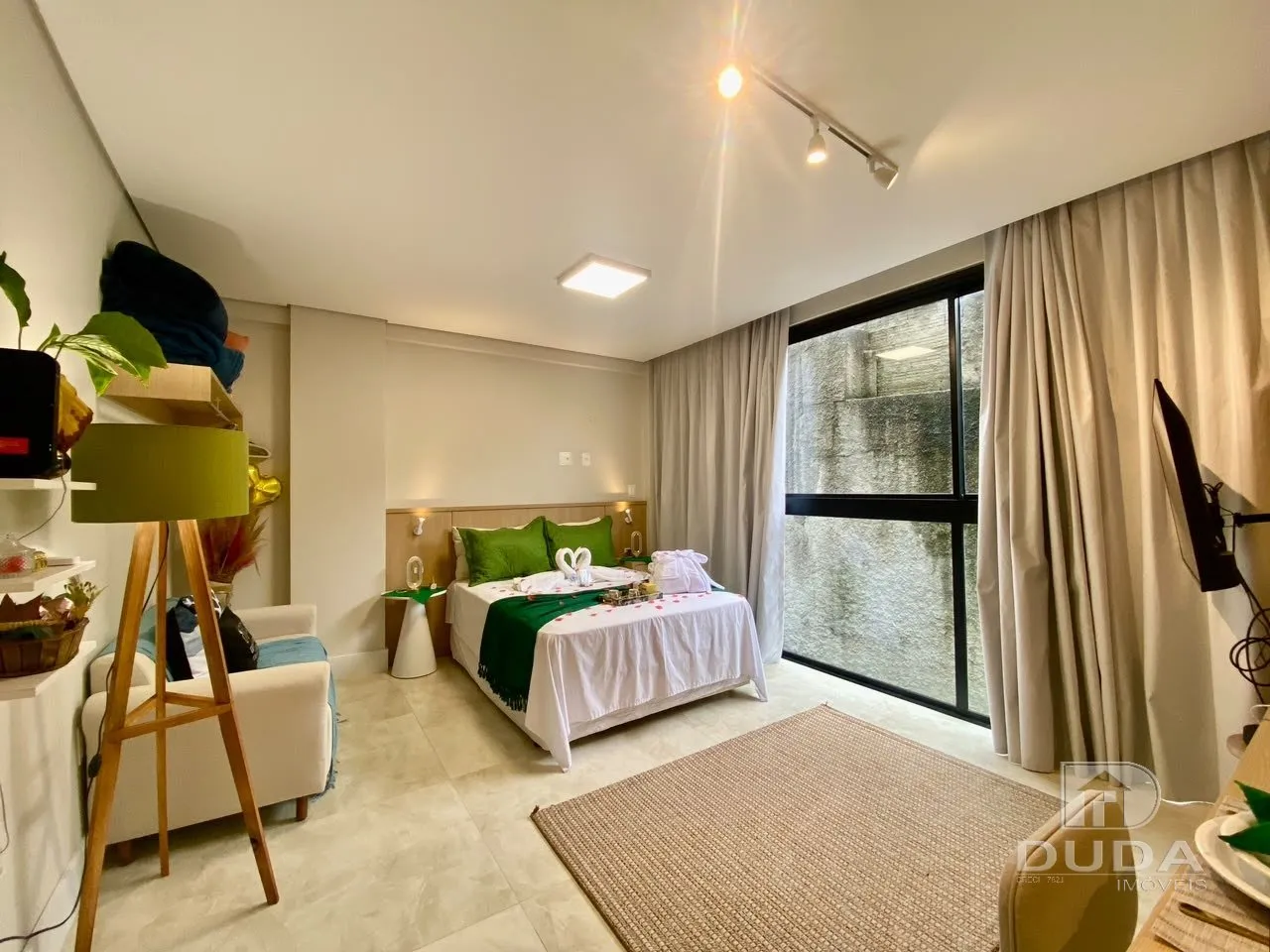 One-bedroom apartment with a water view — photo 6