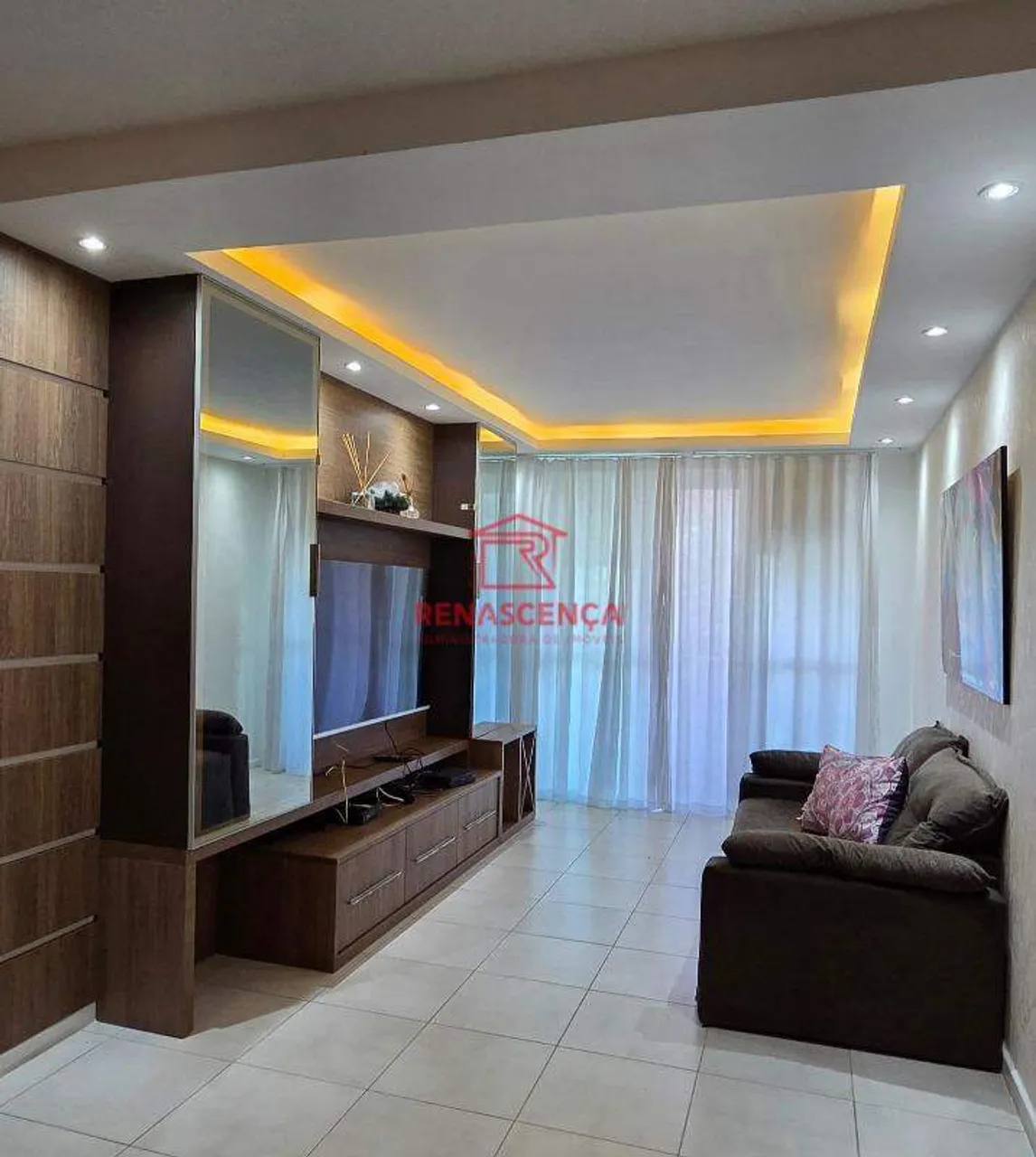 3-bedroom apartment with open-plan kitchen and gas stove