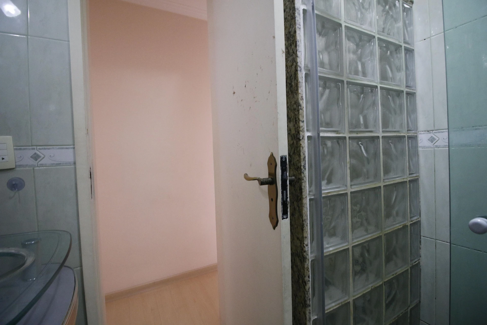2-bedroom apartment in a building with a pool — photo 24