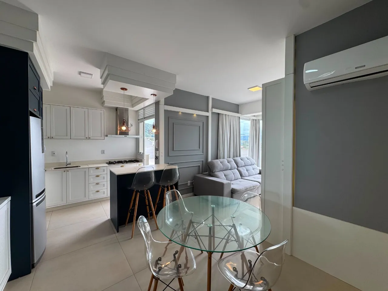 3-bedroom apartment in a building with a pool — photo 2
