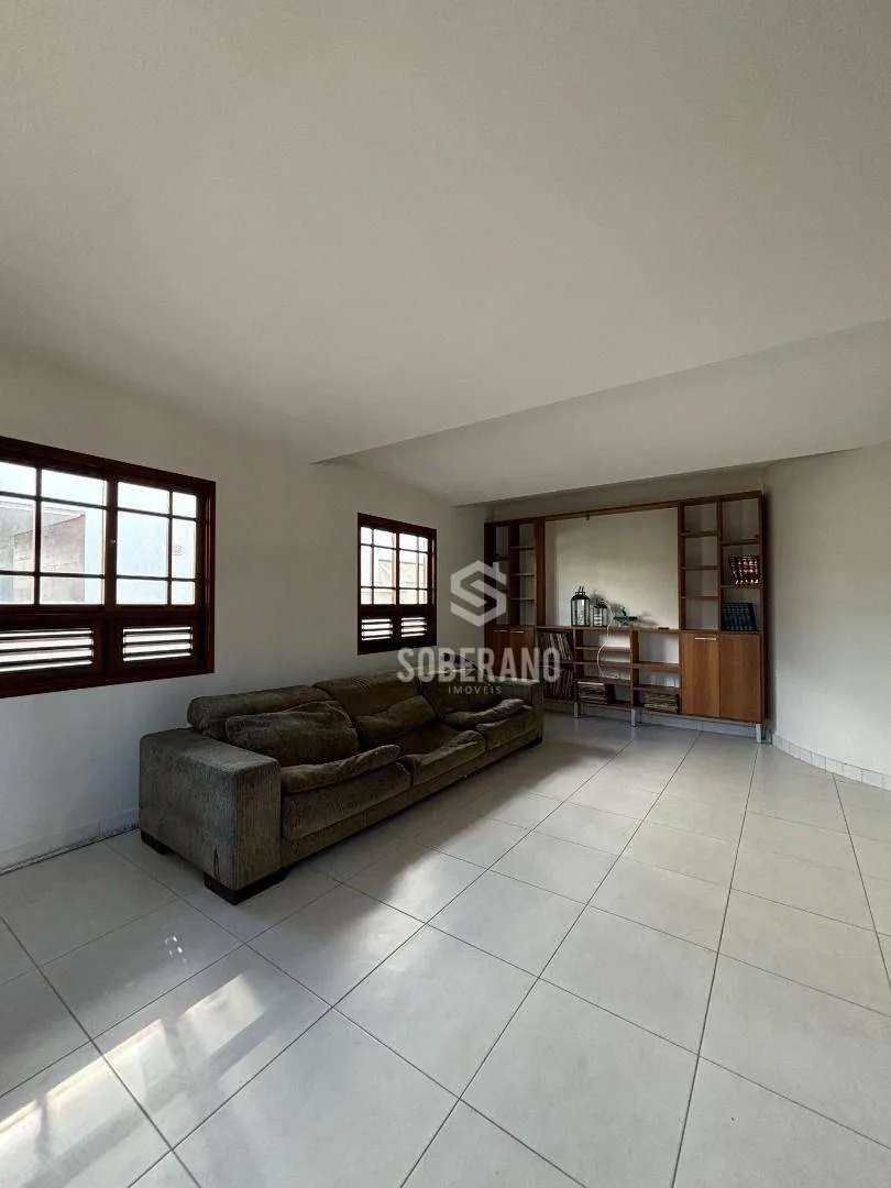 House with 6 bedrooms and 720 m² plus 4 parking — photo 33