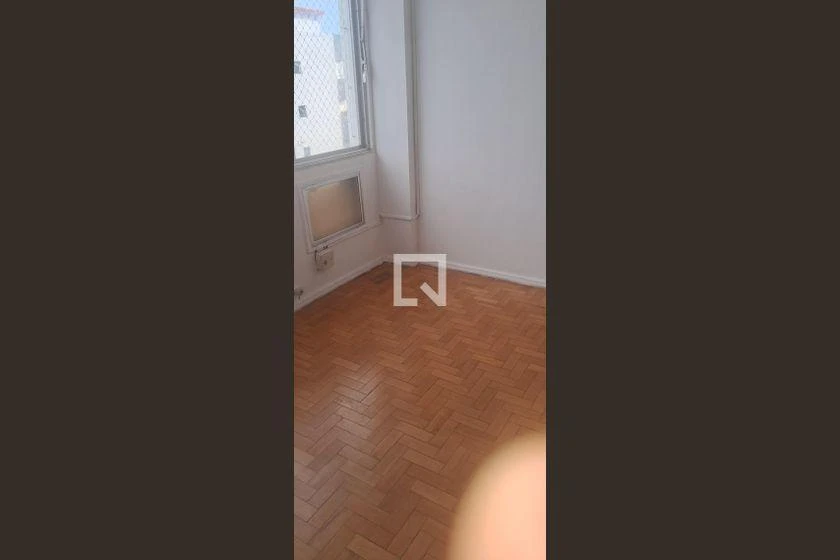 Apartamento para aluguel com 2 quartos e 1 banheiro — photo 2
