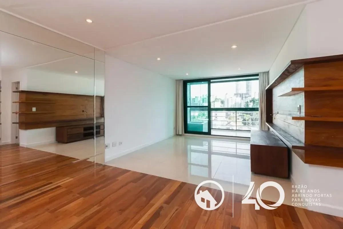 4-bedroom apartment with floor-to-ceiling windows — photo 21