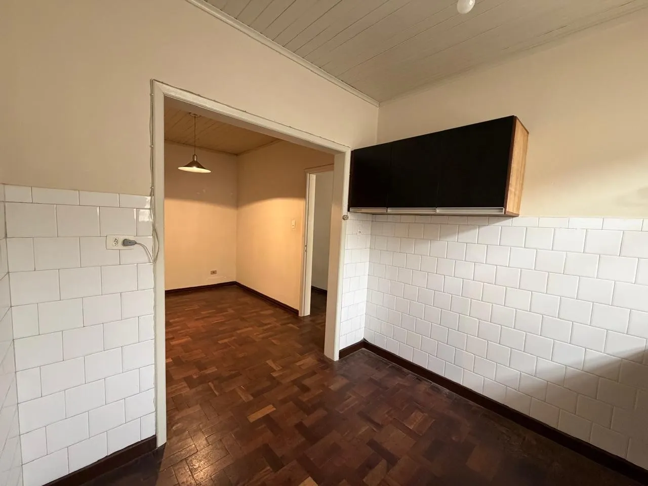 Wood or laminate floors in a 2-bedroom house, 82 m² — photo 4