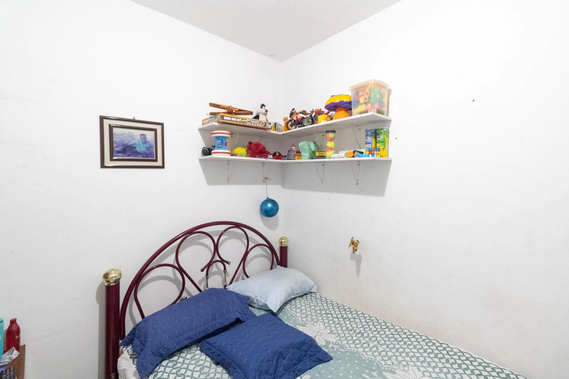 Casa mobiliada com 3 quartos e cozinha com fogão a gás — photo 32