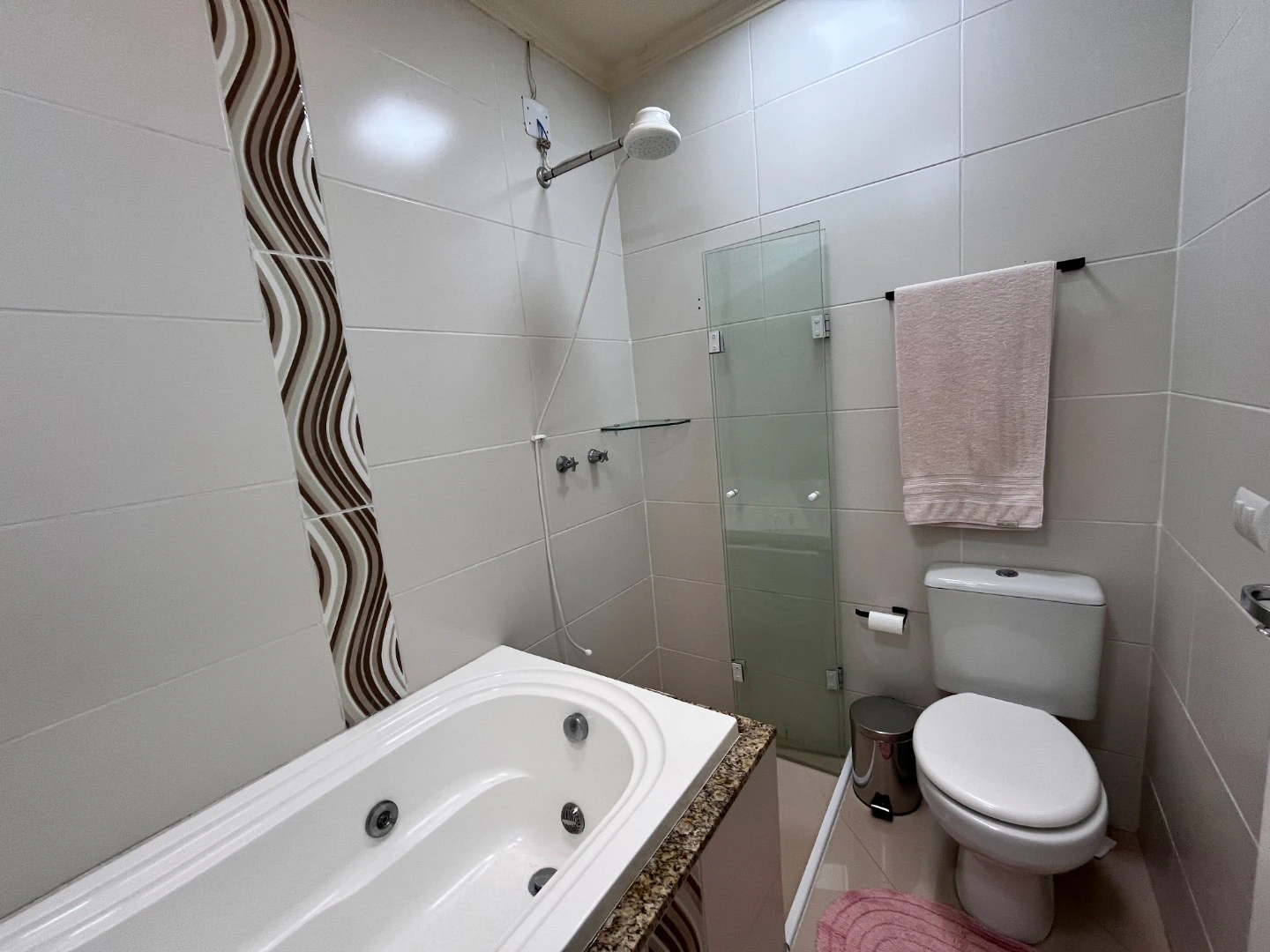 3 quartos e banheira: casa de 180 m² — photo 5