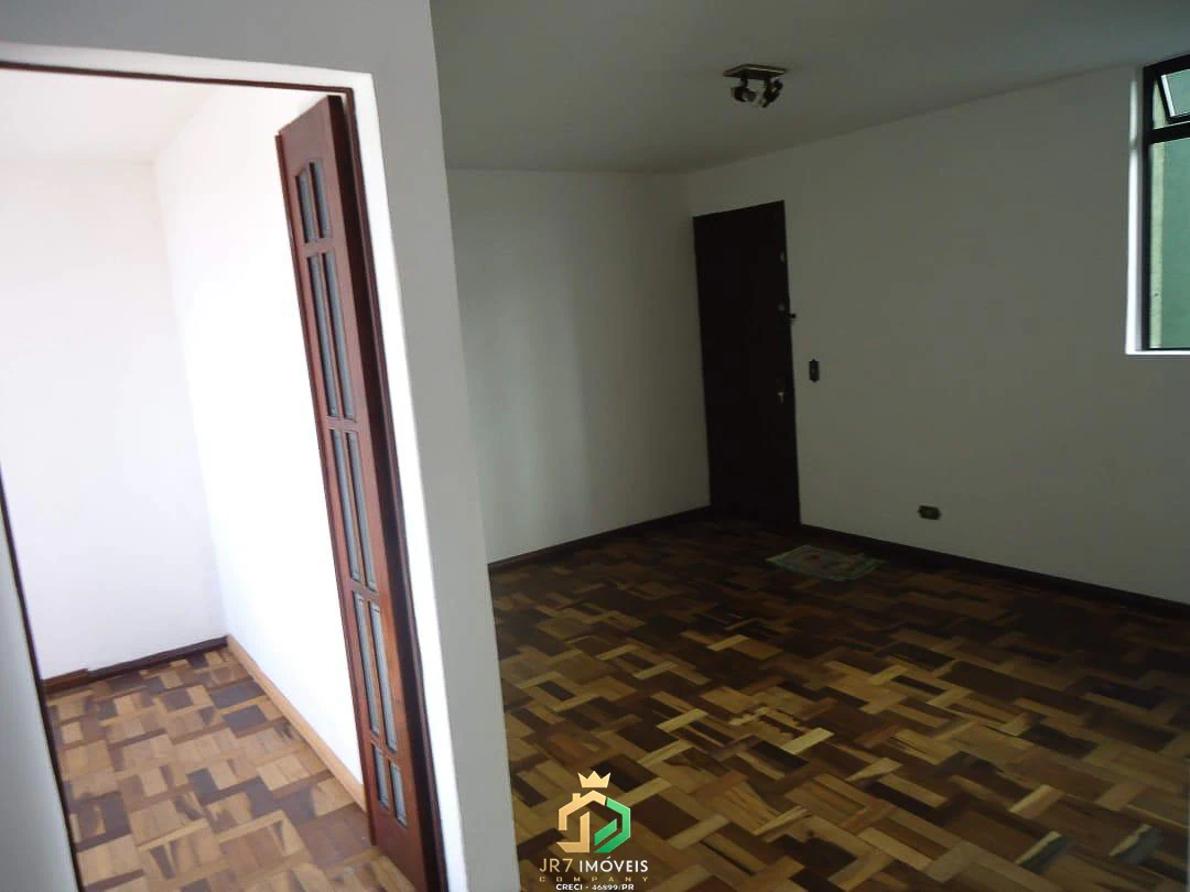 3-bedroom apartment with wood or laminate floors in Curitiba — photo 8