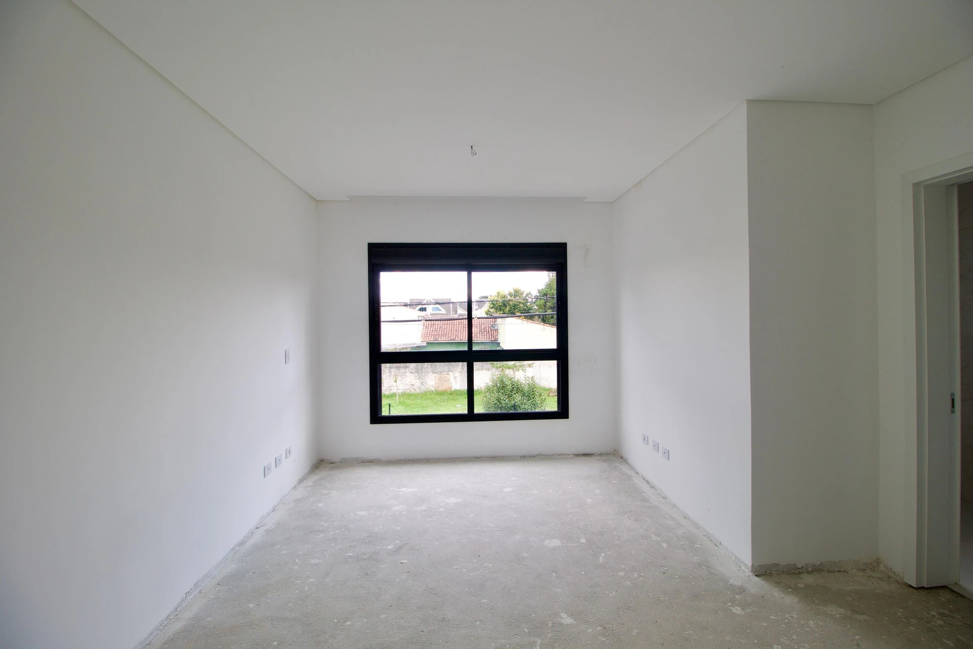4-bedroom house with a garden — photo 13